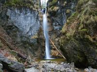 Oberer Wasserfall zwischen steilen Wänden